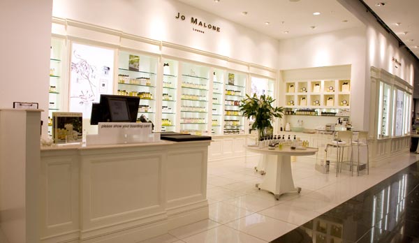 英國祖馬龍專賣點展柜SI設計03